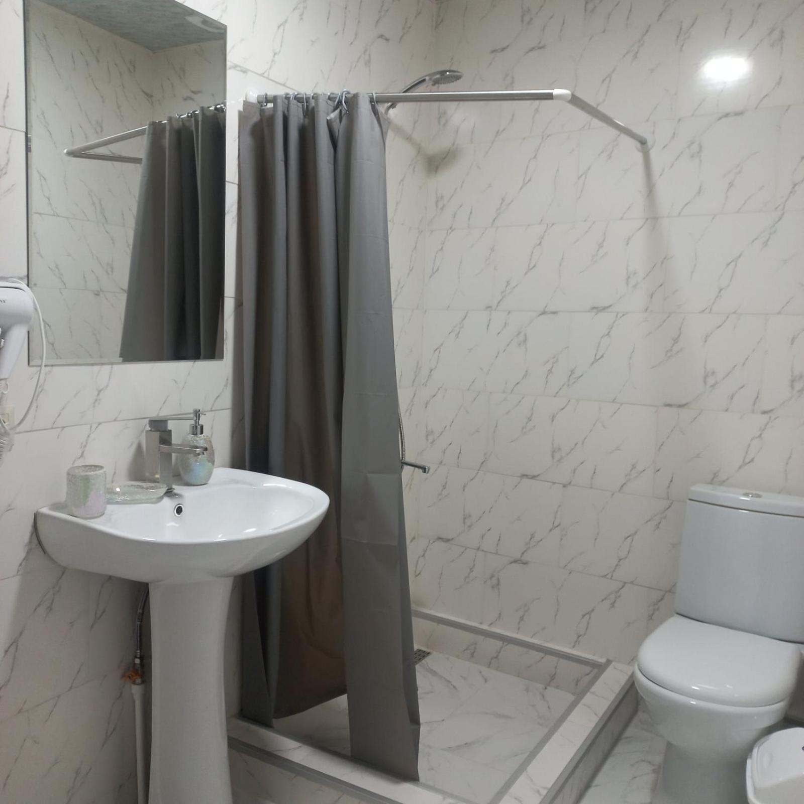 Ira & Vaso'S Guest House Borjomipark ภายนอก รูปภาพ